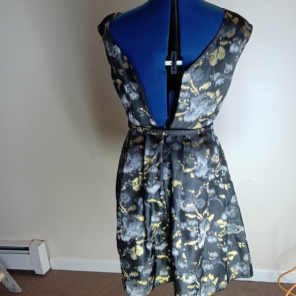 ELIZA J Elegant Black and Gold Floral Dress SIZE 2 - Picture 5 of 9